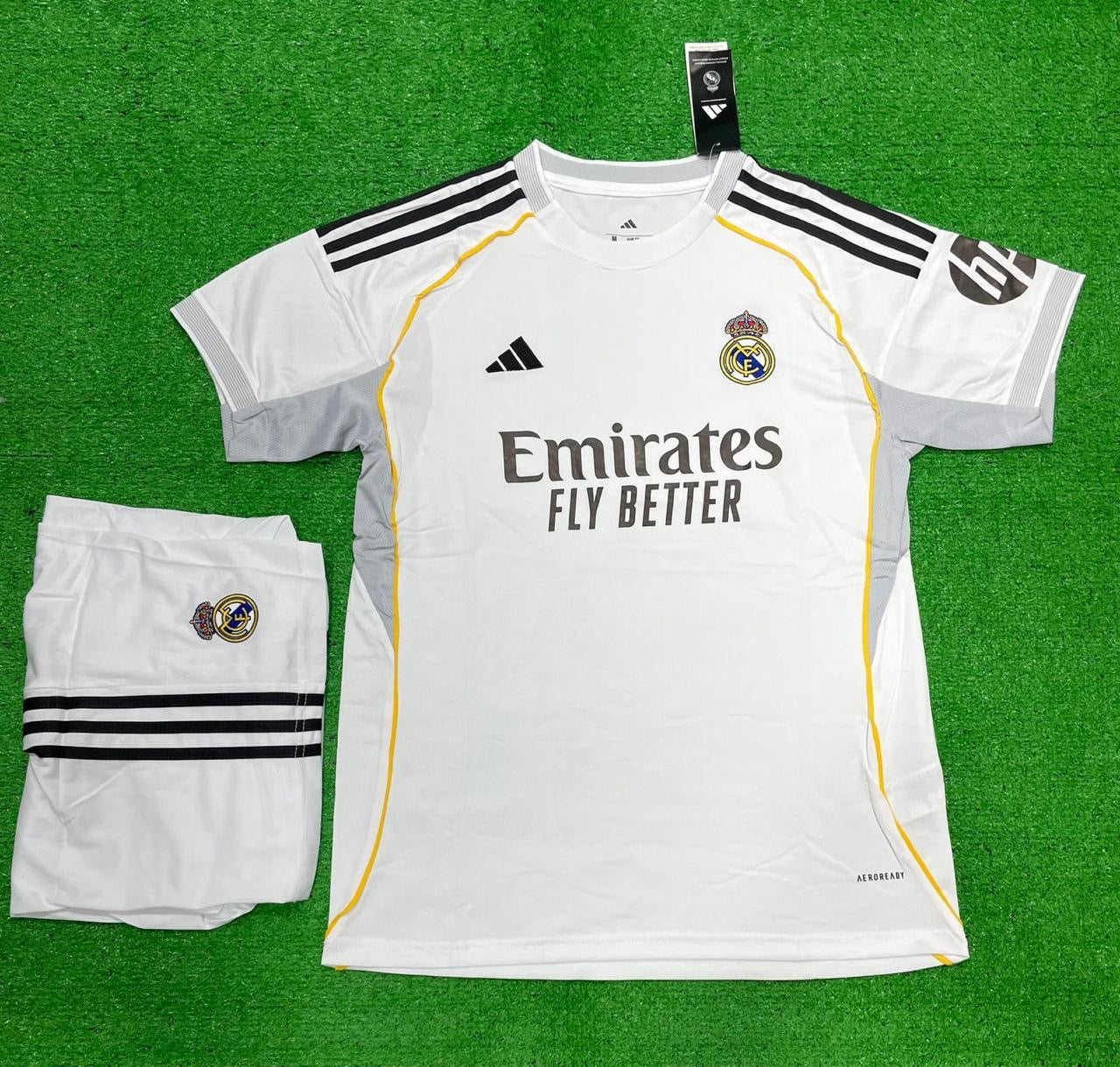 Real home kit 25/25 season jersey with shorts